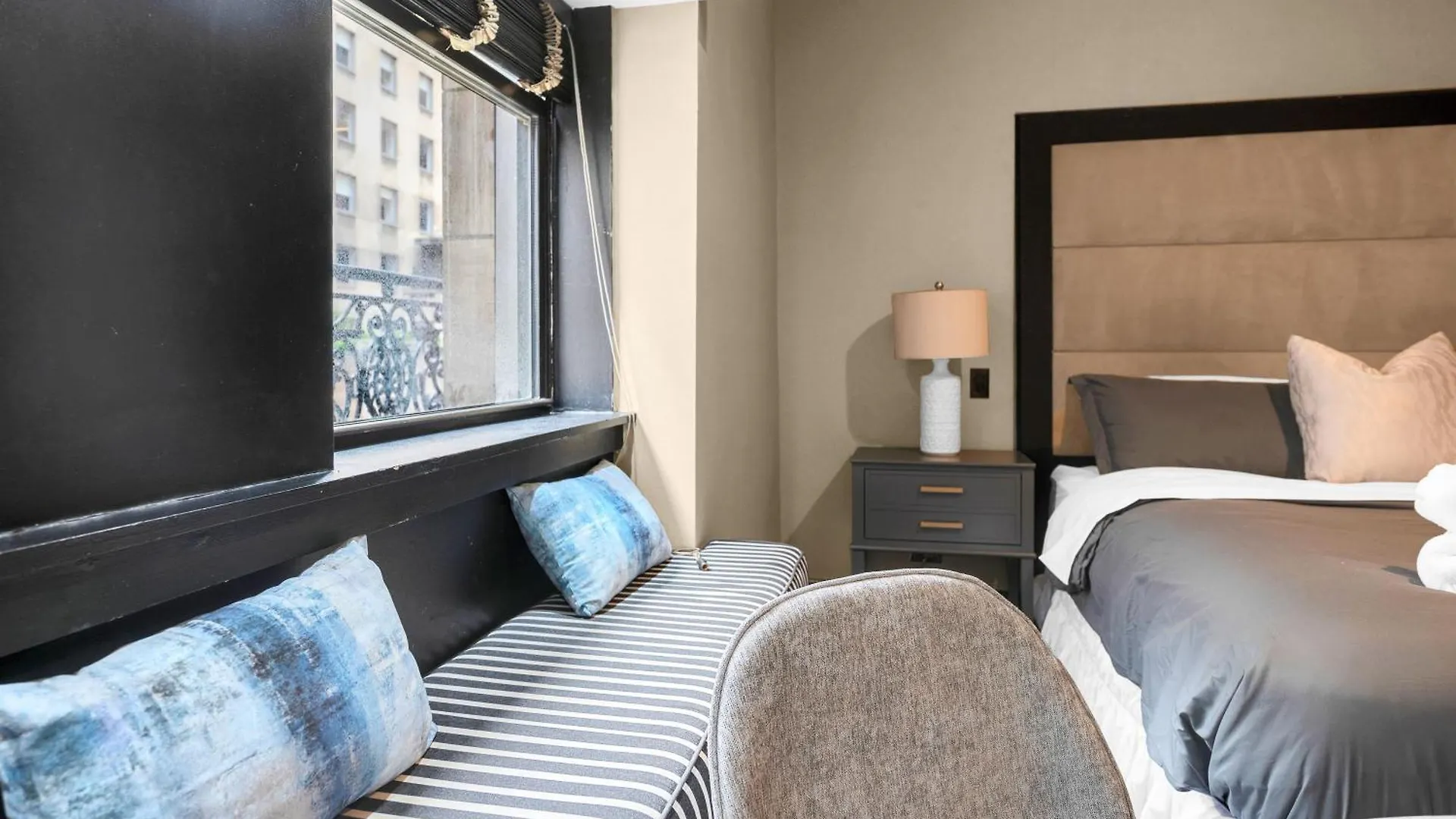 Nyc Apartment In The Best Location! Walking Distance To Everything! نيو يورك