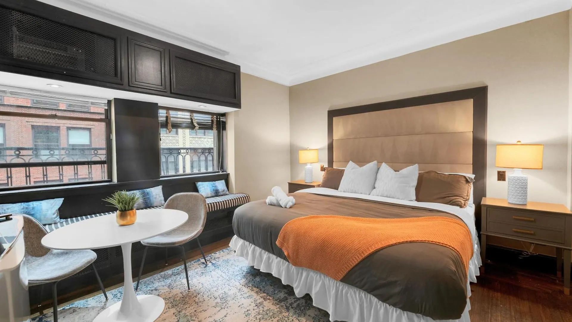 Nyc Apartment In The Best Location! Walking Distance To Everything! location